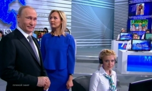 Перед прямой линией с Владимиром Путиным поработали парикмахеры и визажисты